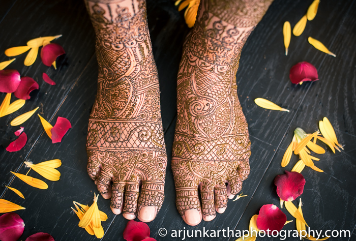 Arjun-Kartha-Candid-Wedding-Photography-Sarika-Avin-24