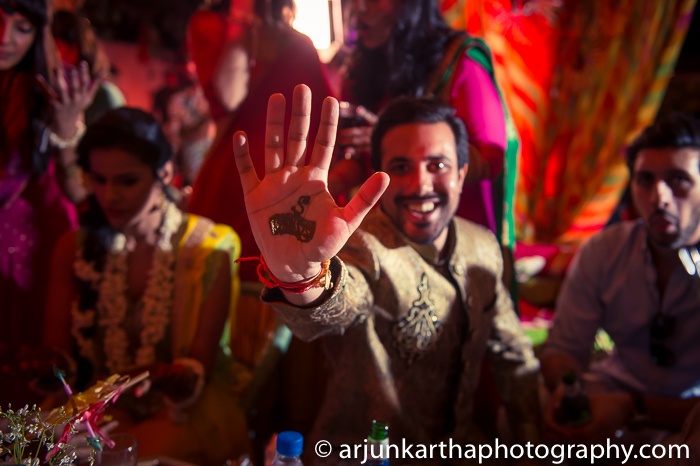 Arjun-Kartha-Candid-Wedding-Photography-Sarika-Avin-36