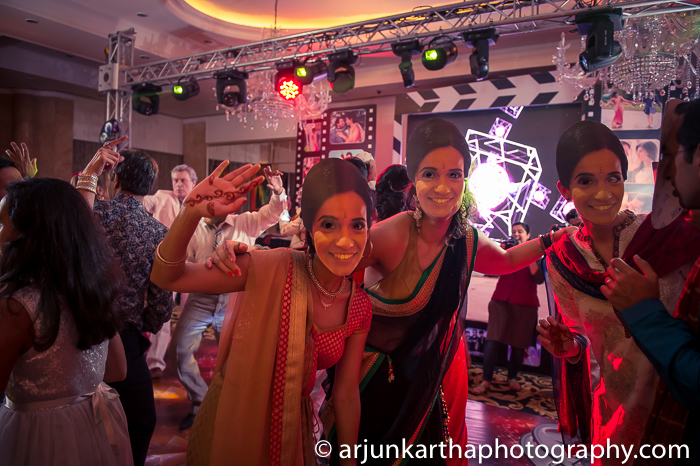 Arjun-Kartha-Candid-Wedding-Photography-Sarika-Avin-75