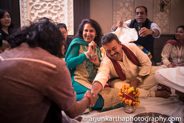 Arjun-Kartha-Candid-Wedding-Photography-Karishma-Aditya-68