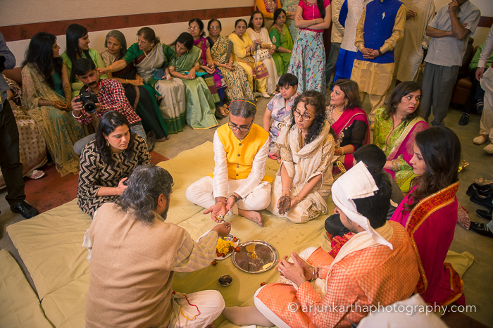 Juhi-Akshay-Real-Wedding-10