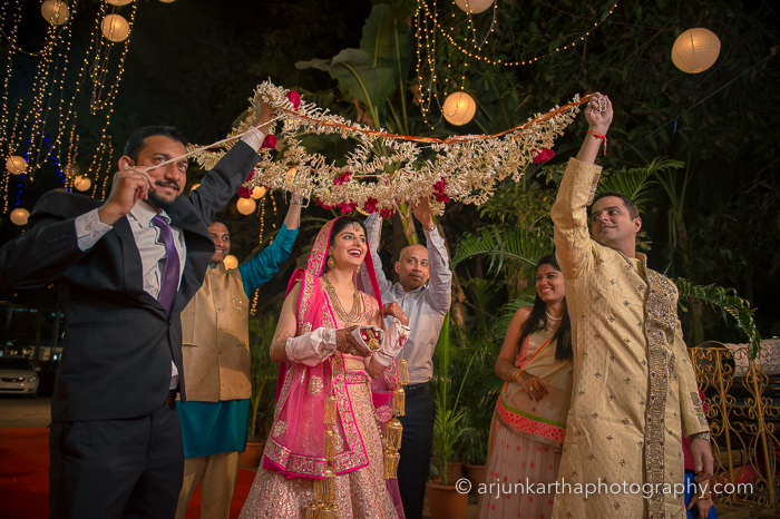 Juhi-Akshay-Real-Wedding-42
